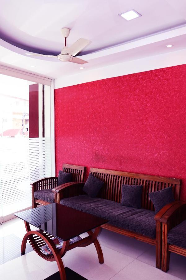 Uthradam Towers Hotel Thiruvananthapuram Exterior foto